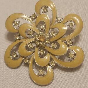 Vintage Style Doubled Six Lobed Broach with Clear Stones 2.5" Silver Tone